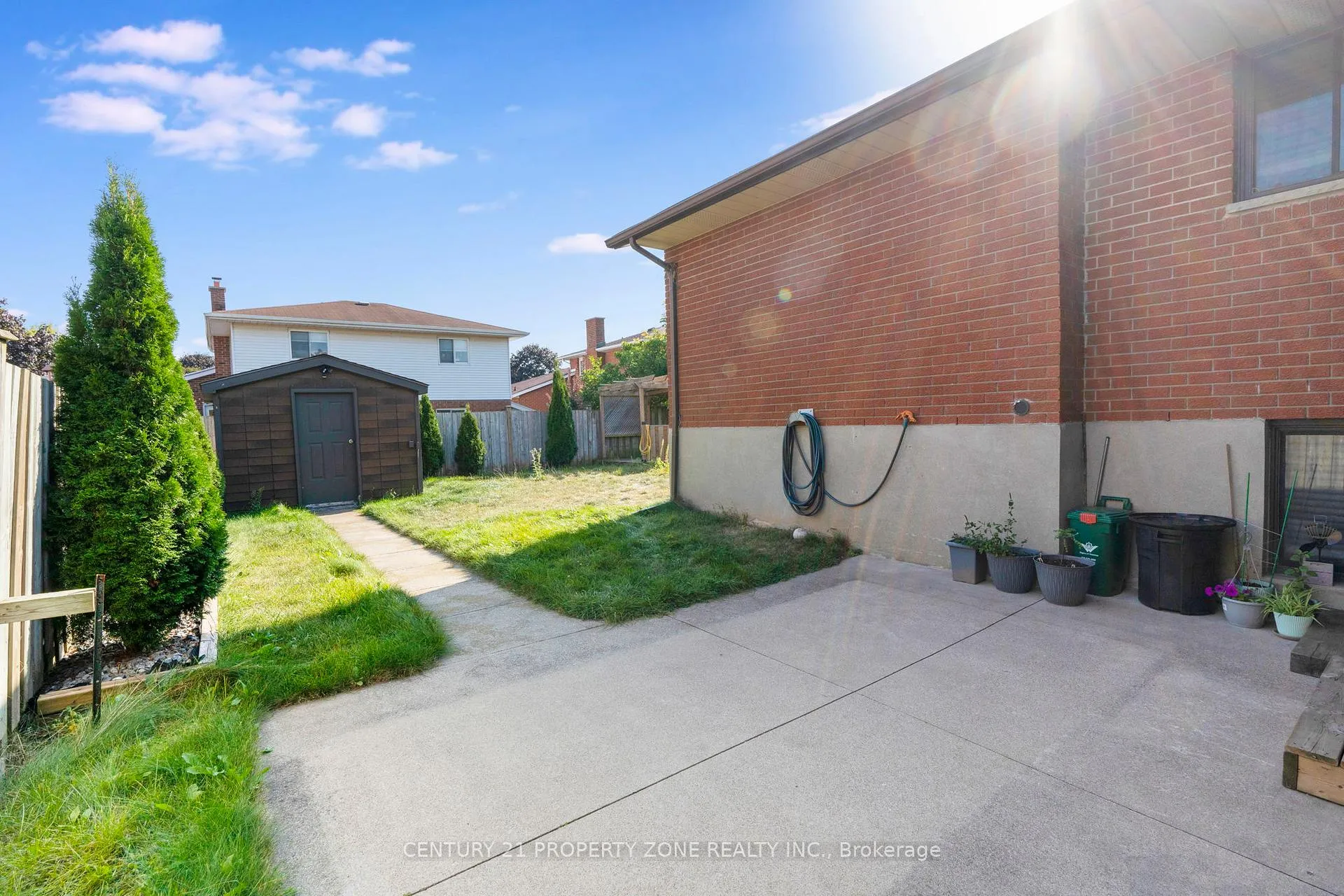Photo 23 of 39 Southview Crescent, Cambridge — HOMEH