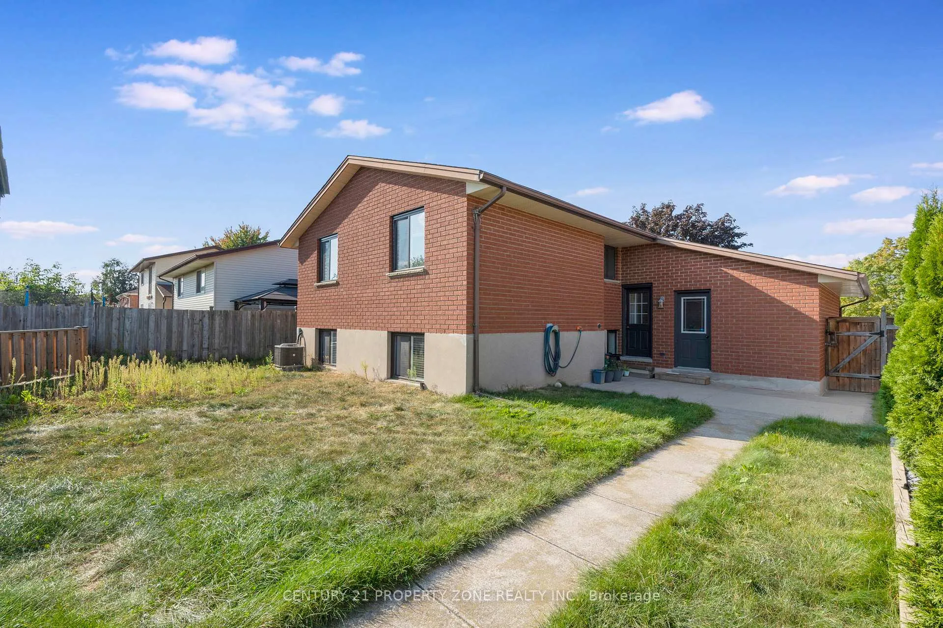 Photo 24 of 39 Southview Crescent, Cambridge — HOMEH