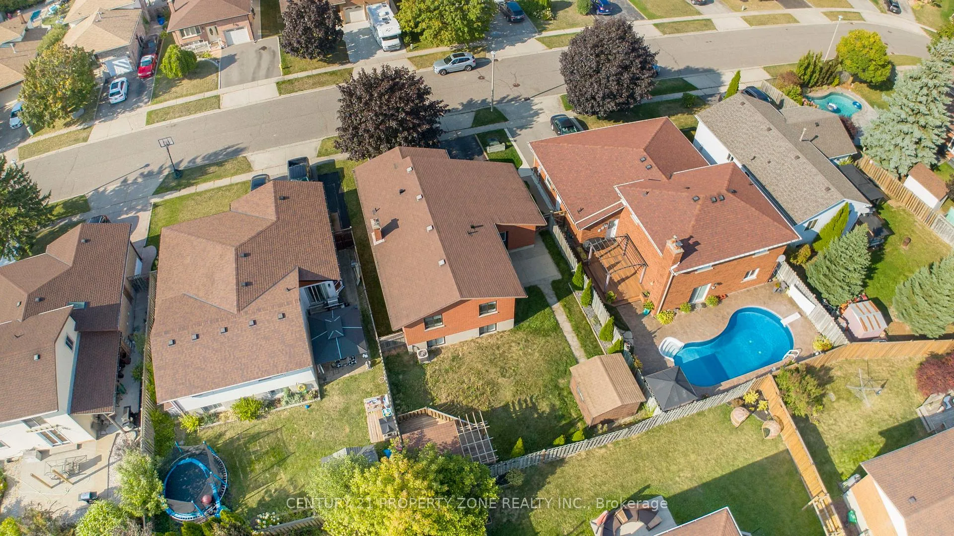 Photo 26 of 39 Southview Crescent, Cambridge — HOMEH