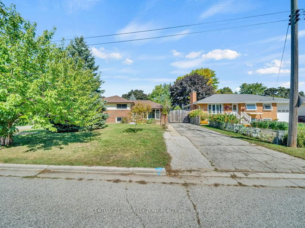 Photo 8 of 1002 Eastlawn Avenue, Sarnia — HOMEH