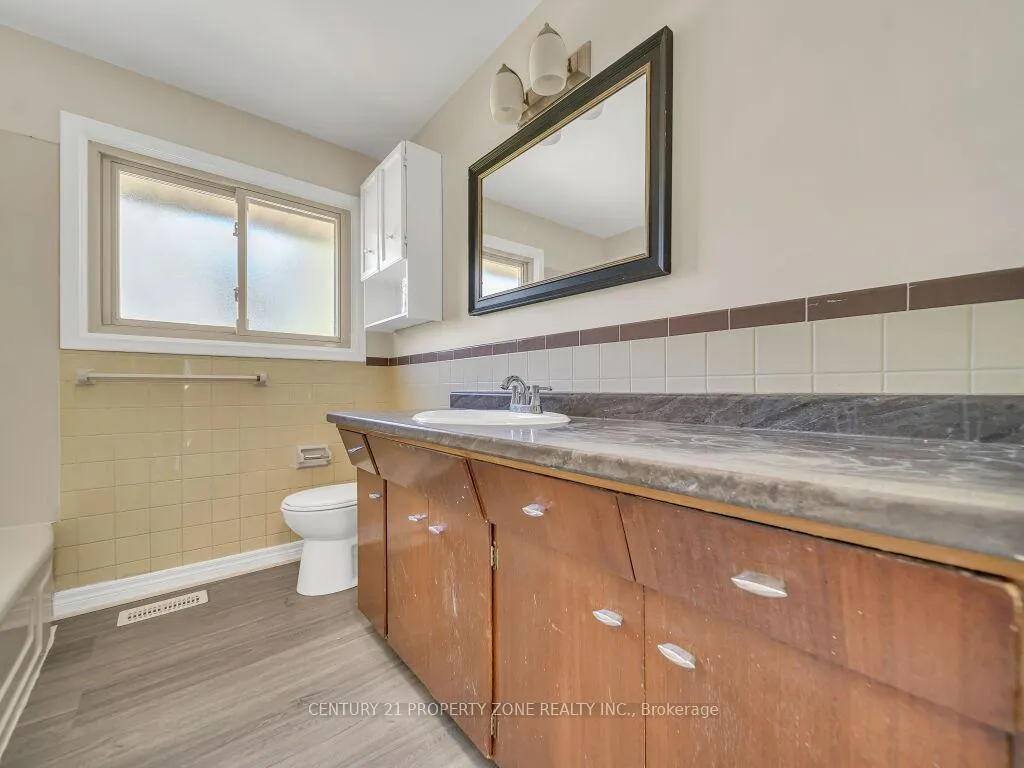 Photo 31 of 1002 Eastlawn Avenue, Sarnia — HOMEH
