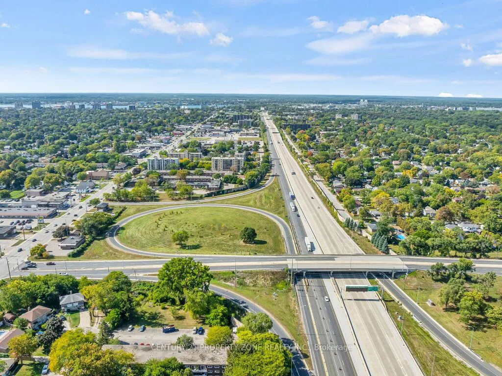 Photo 43 of 1002 Eastlawn Avenue, Sarnia — HOMEH