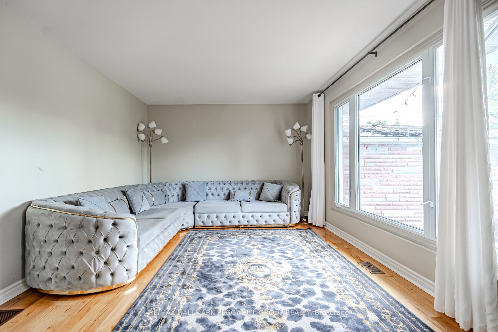Photo 5 of 215 Phillips Street, Barrie, Ardagh — HOMEH