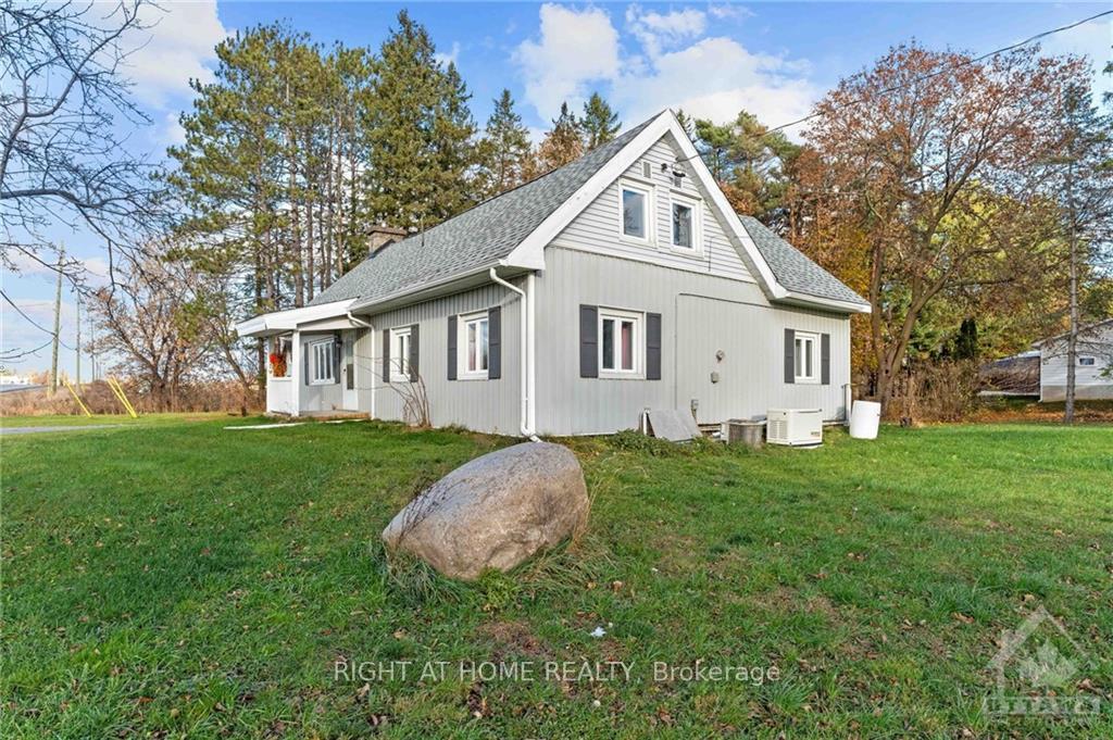 Photo 3 of 2999 34, Champlain, Champlain Twp — HOMEH