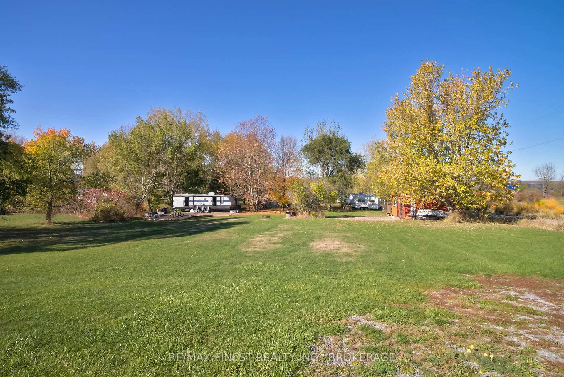Photo 5 of 9060AA Front Road, Loyalist, Lennox and Addington - South — HOMEH