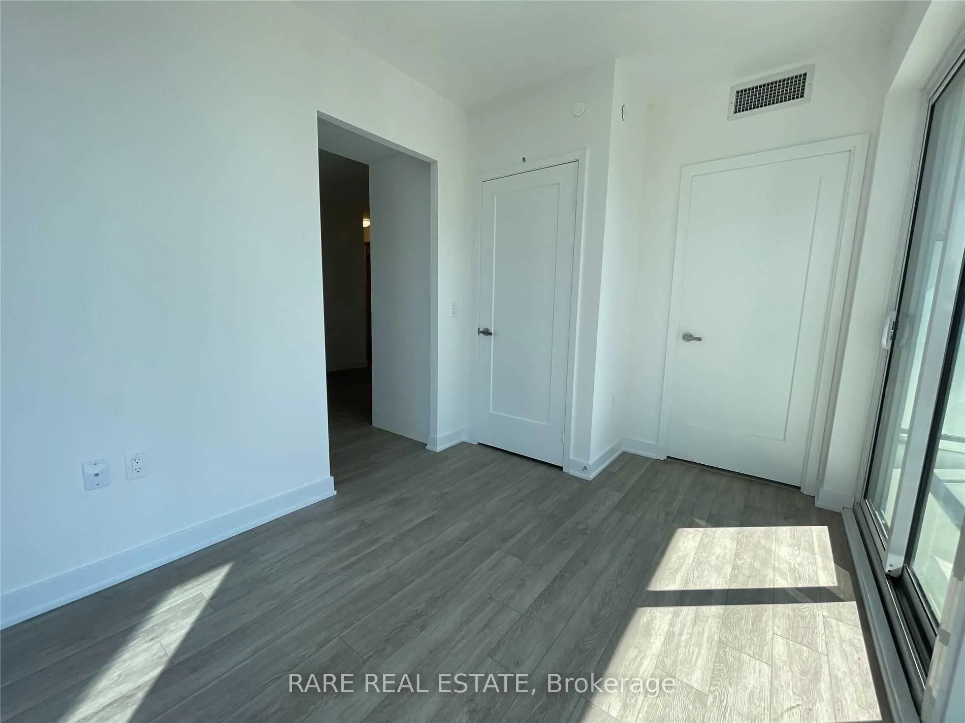 Photo 3 of Unit 2312, 195 Redpath Avenue, Toronto, Mount Pleasant West — HOMEH