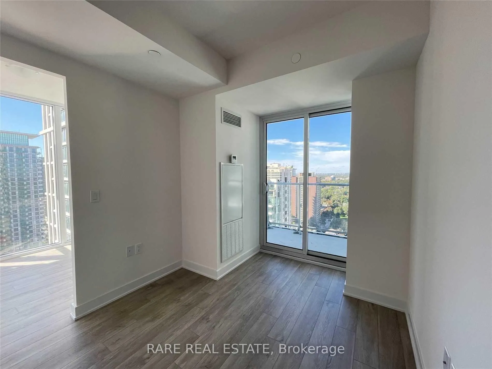 Photo 10 of Unit 2312, 195 Redpath Avenue, Toronto, Mount Pleasant West — HOMEH