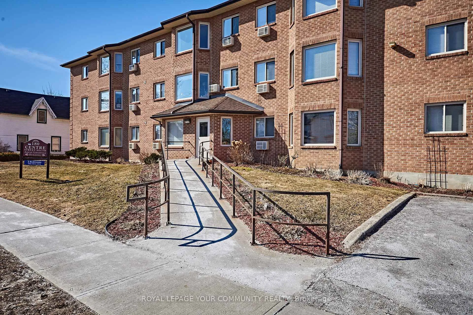 Photo 2 of Unit 201, 180 Centre Street S, Oshawa, Central — HOMEH