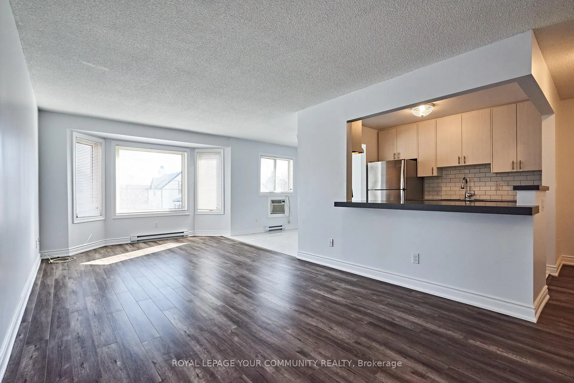Photo 10 of Unit 201, 180 Centre Street S, Oshawa, Central — HOMEH
