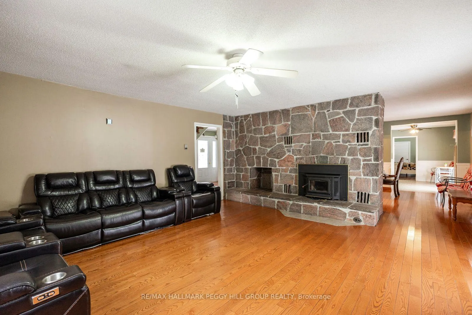 Photo 2 of 156 Centre Street, Burk's Falls — HOMEH
