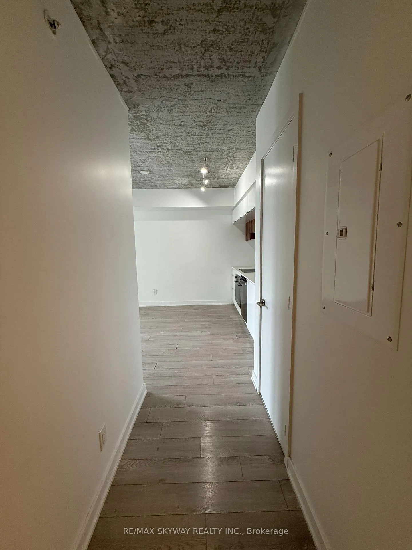 Photo 7 of Unit 311, 185 Roehampton Avenue, Toronto, Mount Pleasant West — HOMEH
