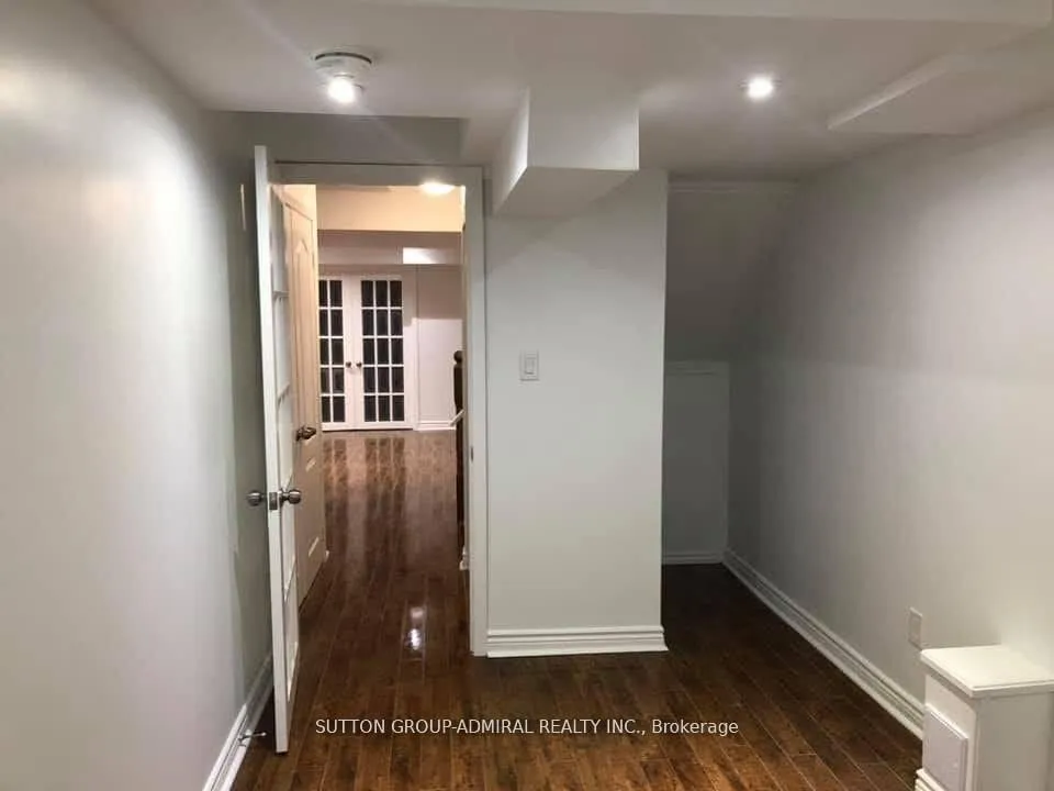 Photo 4 of Unit Basement, 39 Bassett Crescent, Brampton, Credit Valley — HOMEH