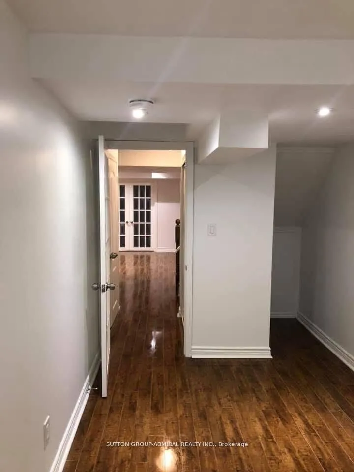 Photo 7 of Unit Basement, 39 Bassett Crescent, Brampton, Credit Valley — HOMEH