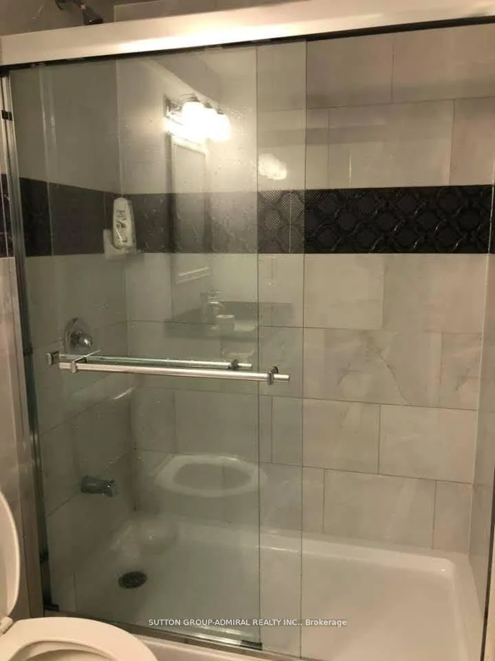 Photo 10 of Unit Basement, 39 Bassett Crescent, Brampton, Credit Valley — HOMEH