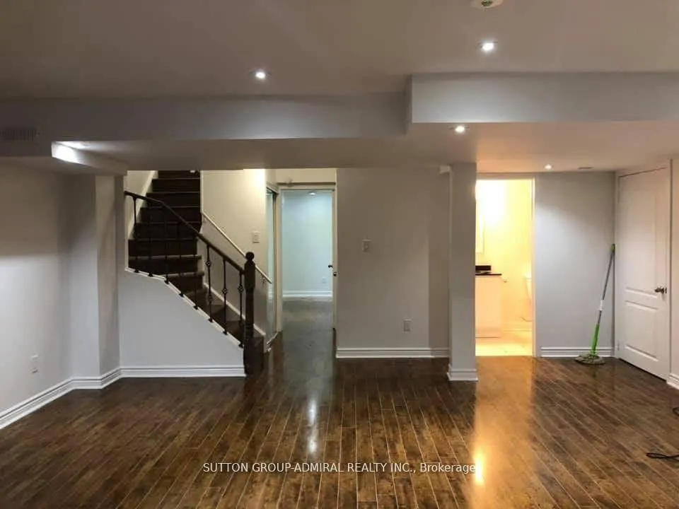 Photo 11 of Unit Basement, 39 Bassett Crescent, Brampton, Credit Valley — HOMEH