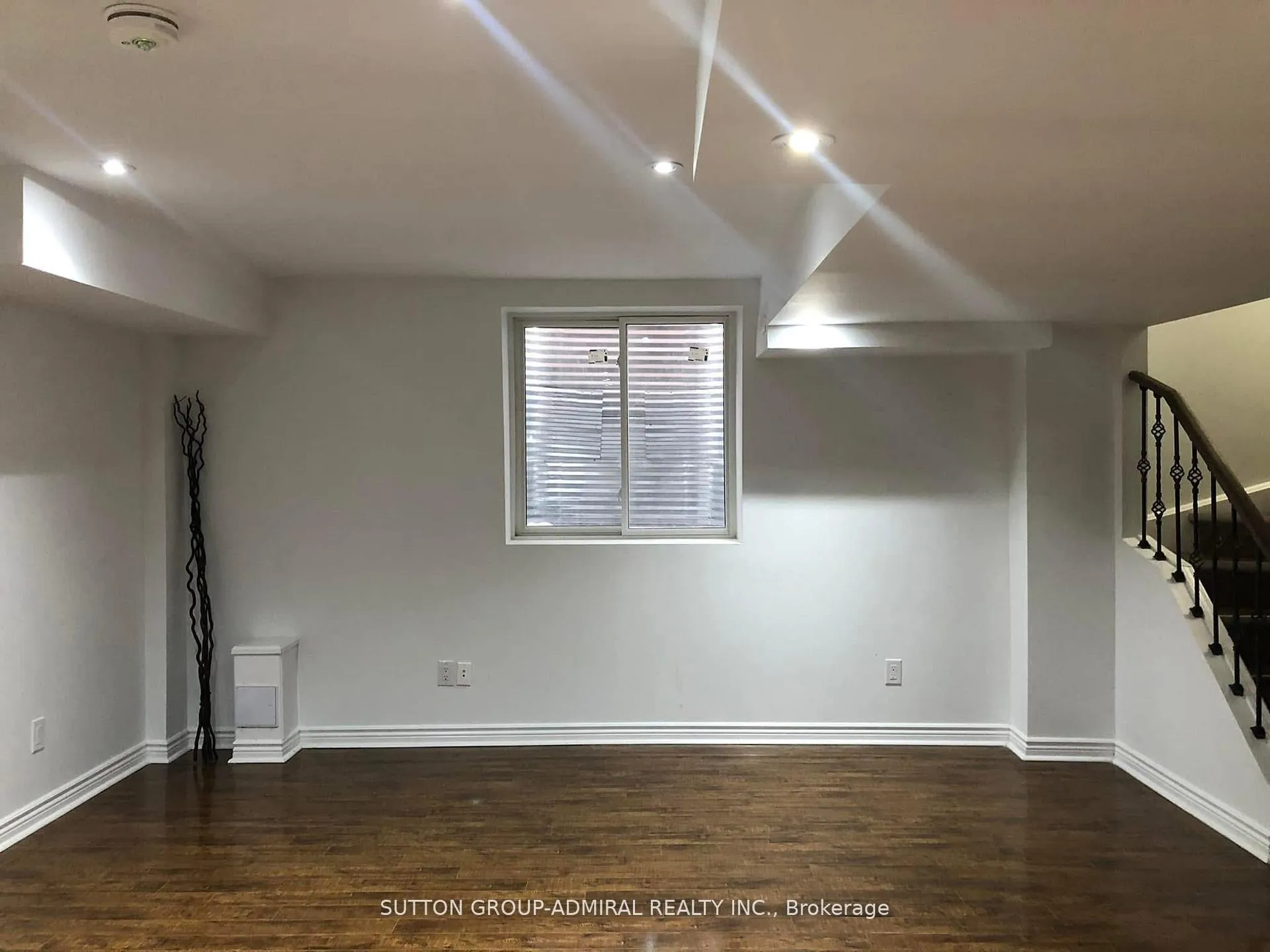 Photo 14 of Unit Basement, 39 Bassett Crescent, Brampton, Credit Valley — HOMEH