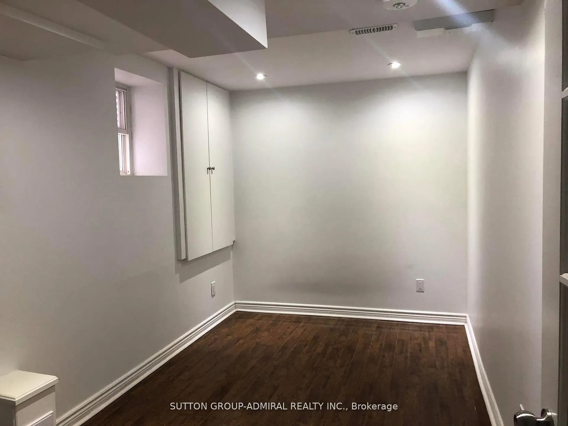 Photo 15 of Unit Basement, 39 Bassett Crescent, Brampton, Credit Valley — HOMEH