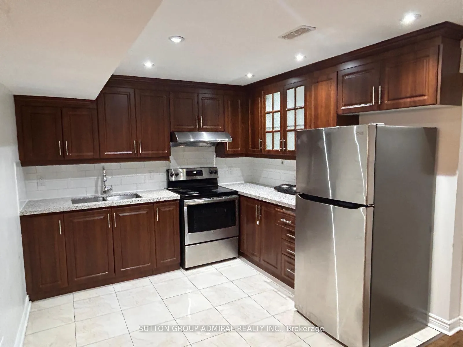 Photo 16 of Unit Basement, 39 Bassett Crescent, Brampton, Credit Valley — HOMEH