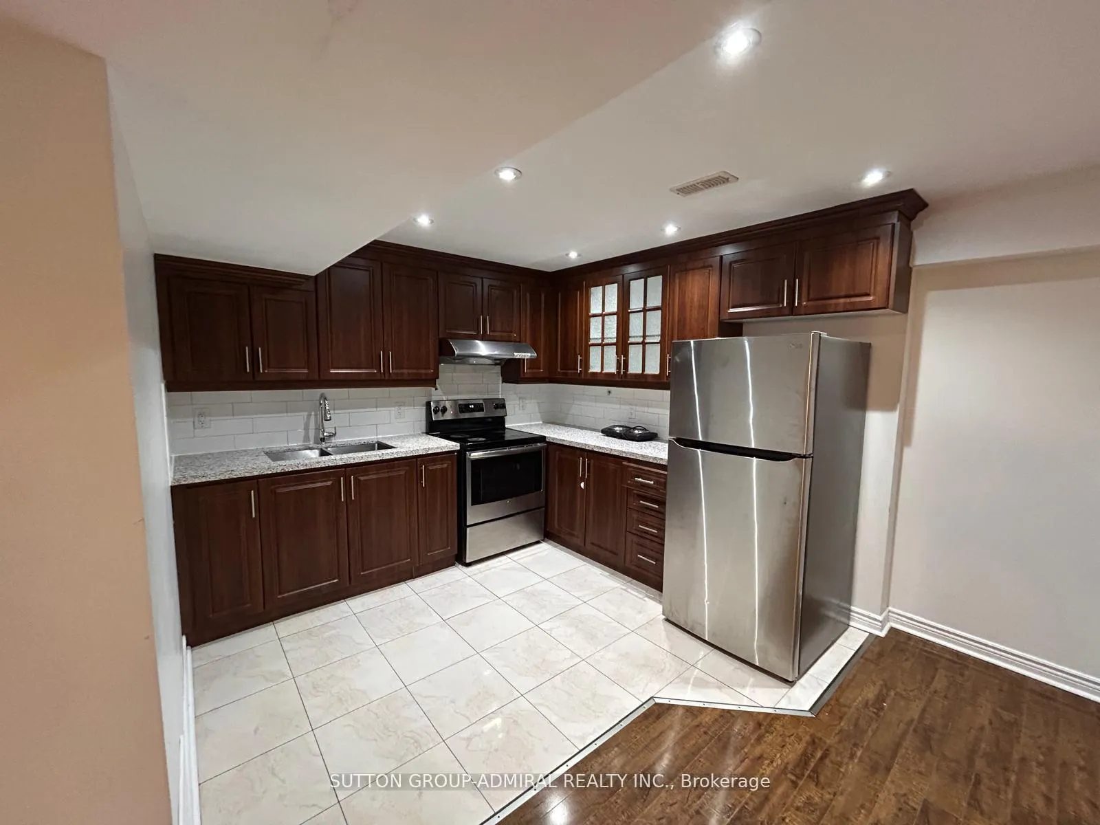 Photo 17 of Unit Basement, 39 Bassett Crescent, Brampton, Credit Valley — HOMEH