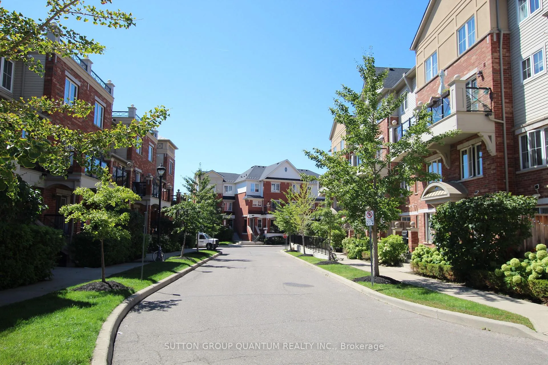 Photo 3 of Unit 21, 47 Hays Boulevard, Oakville, River Oaks — HOMEH