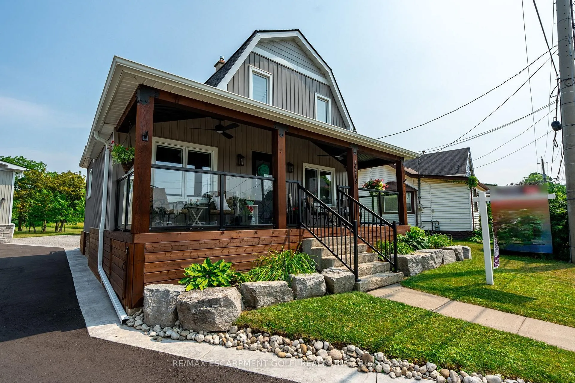 Photo 3 of 4279 East Avenue, Lincoln, Beamsville — HOMEH