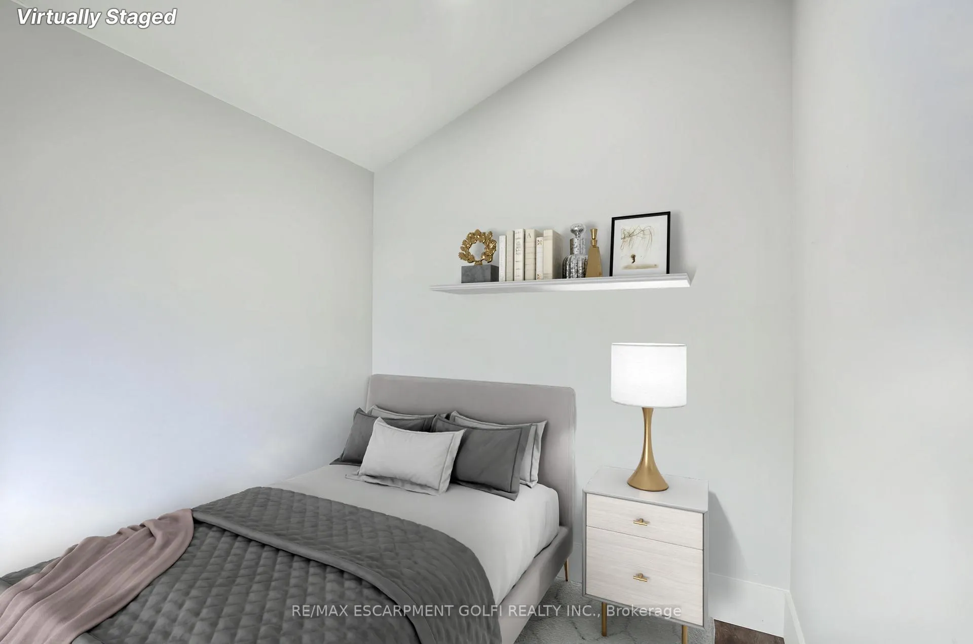 Photo 7 of 4279 East Avenue, Lincoln, Beamsville — HOMEH