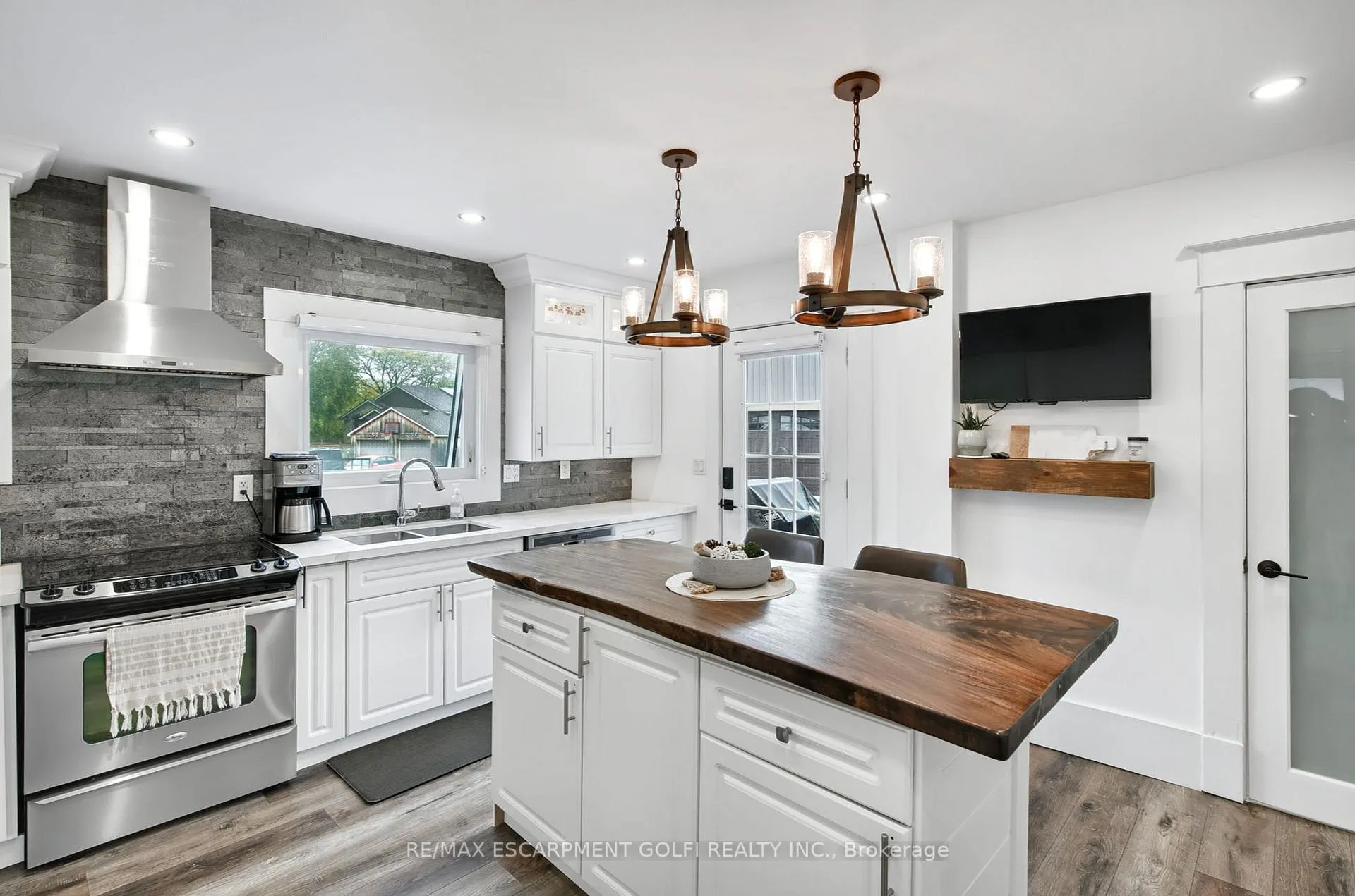 Photo 16 of 4279 East Avenue, Lincoln, Beamsville — HOMEH