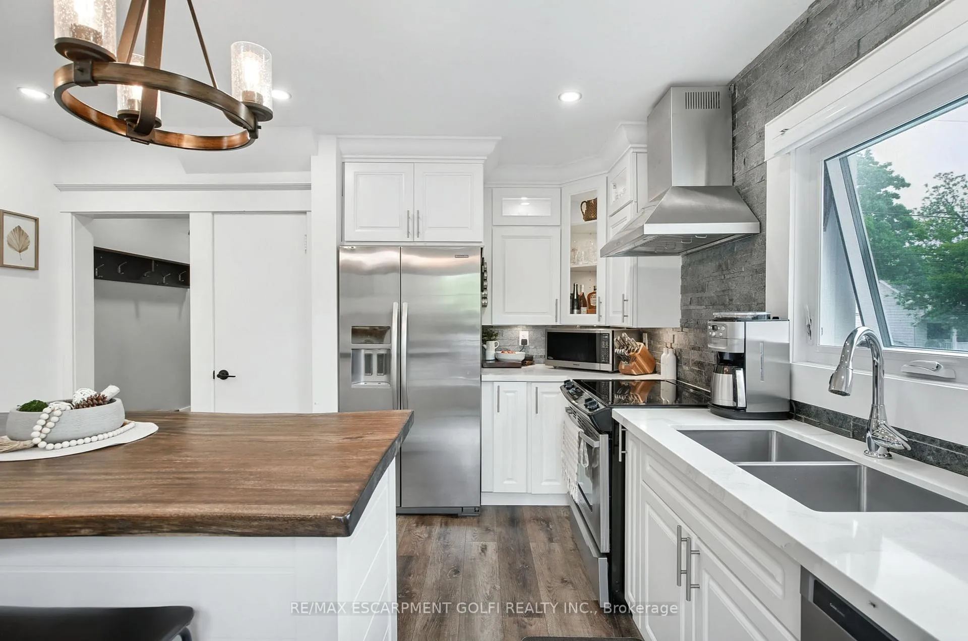 Photo 17 of 4279 East Avenue, Lincoln, Beamsville — HOMEH