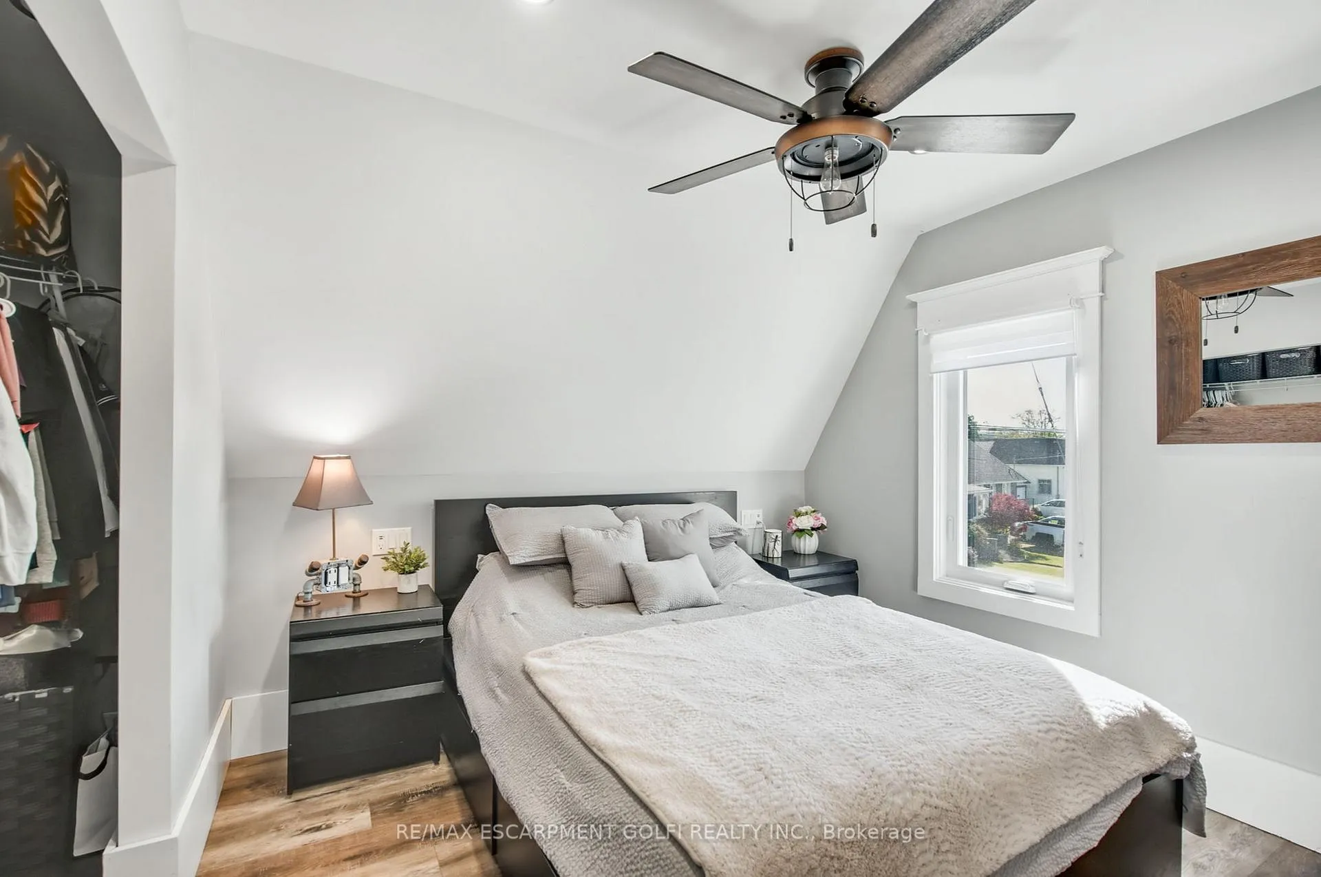 Photo 19 of 4279 East Avenue, Lincoln, Beamsville — HOMEH