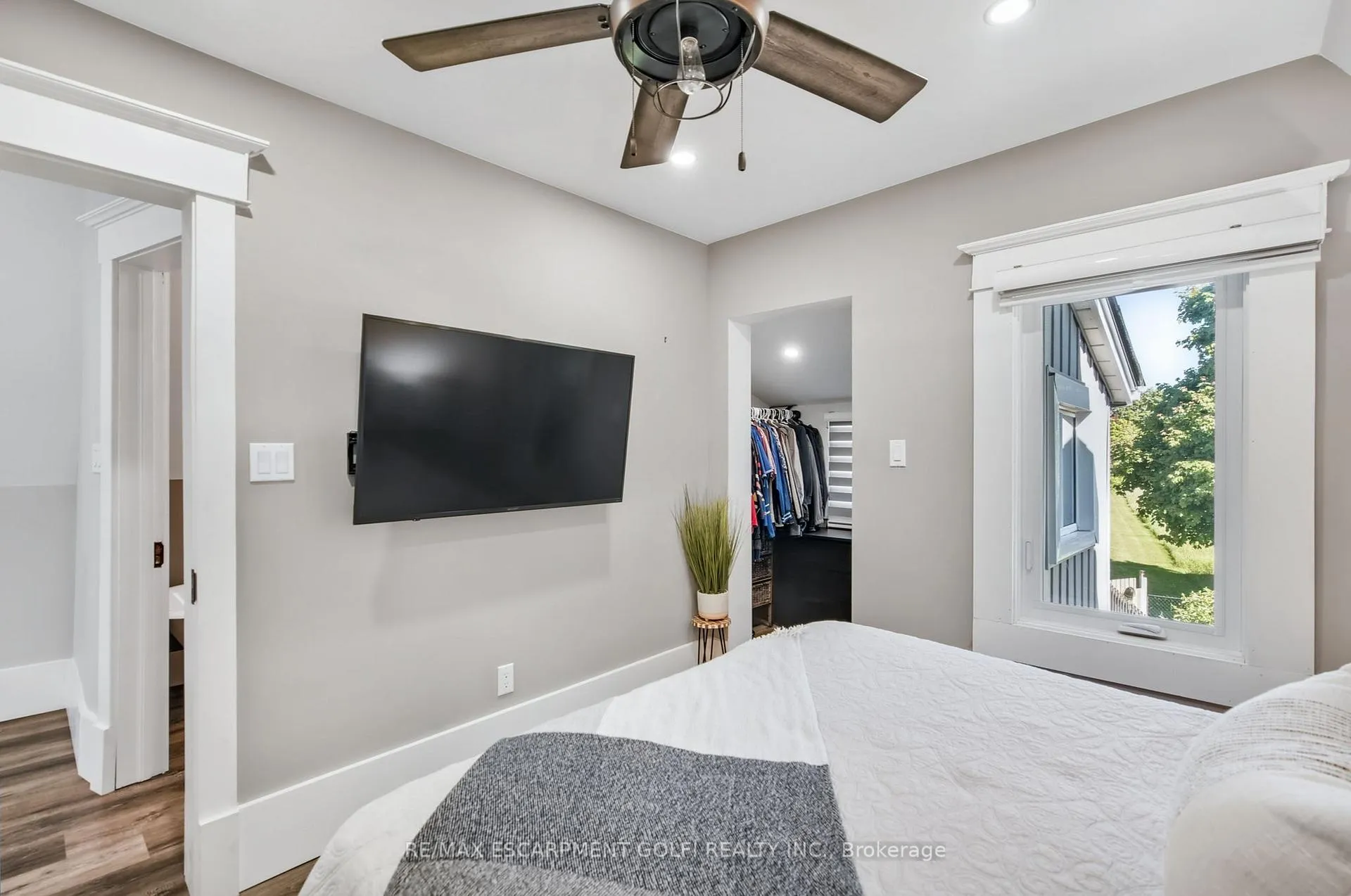 Photo 24 of 4279 East Avenue, Lincoln, Beamsville — HOMEH