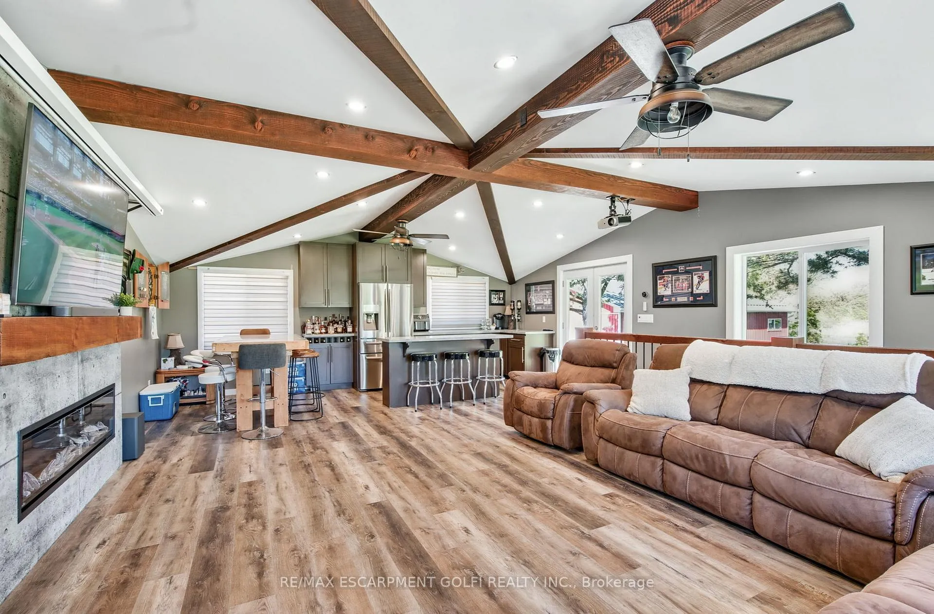 Photo 32 of 4279 East Avenue, Lincoln, Beamsville — HOMEH