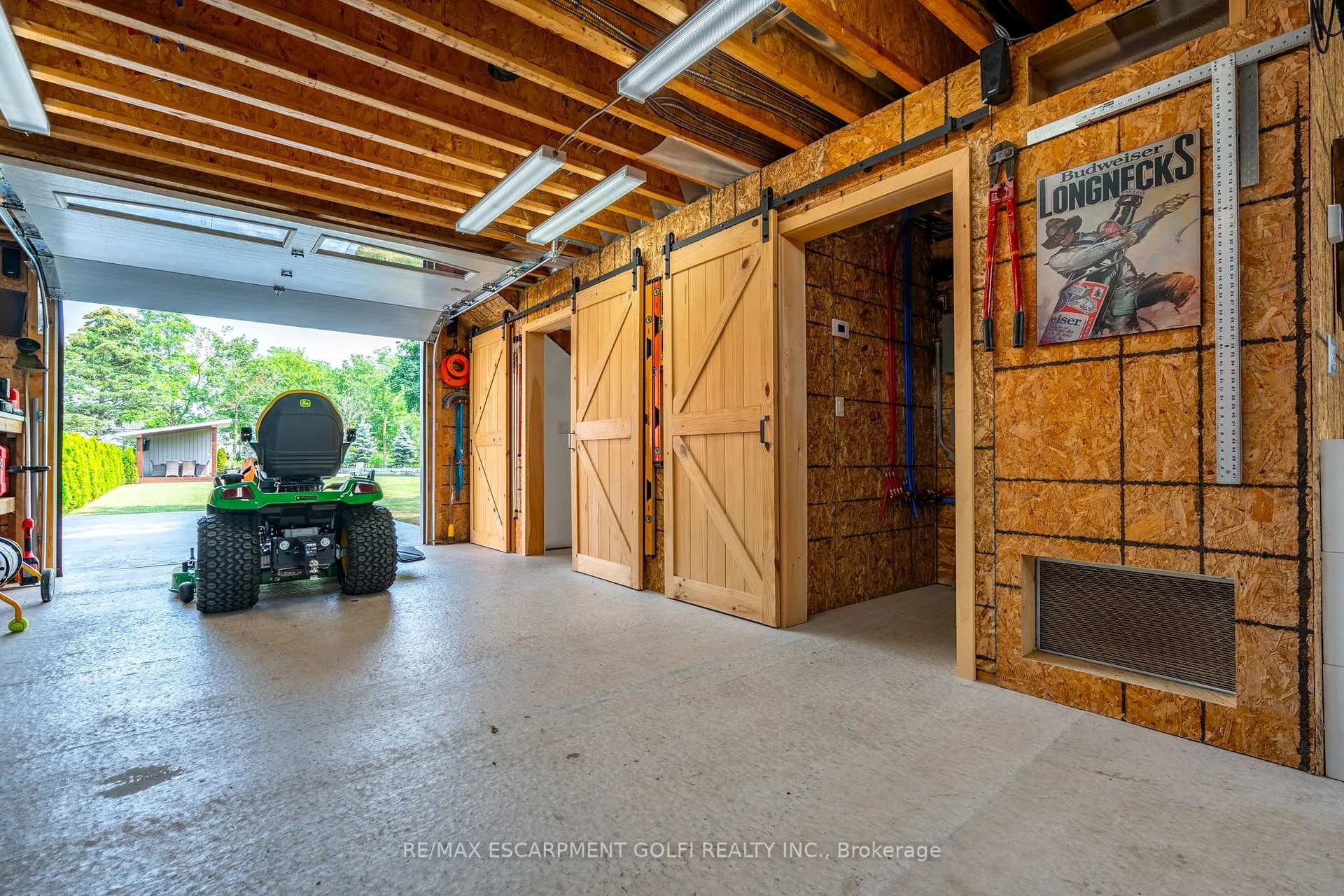 Photo 40 of 4279 East Avenue, Lincoln, Beamsville — HOMEH