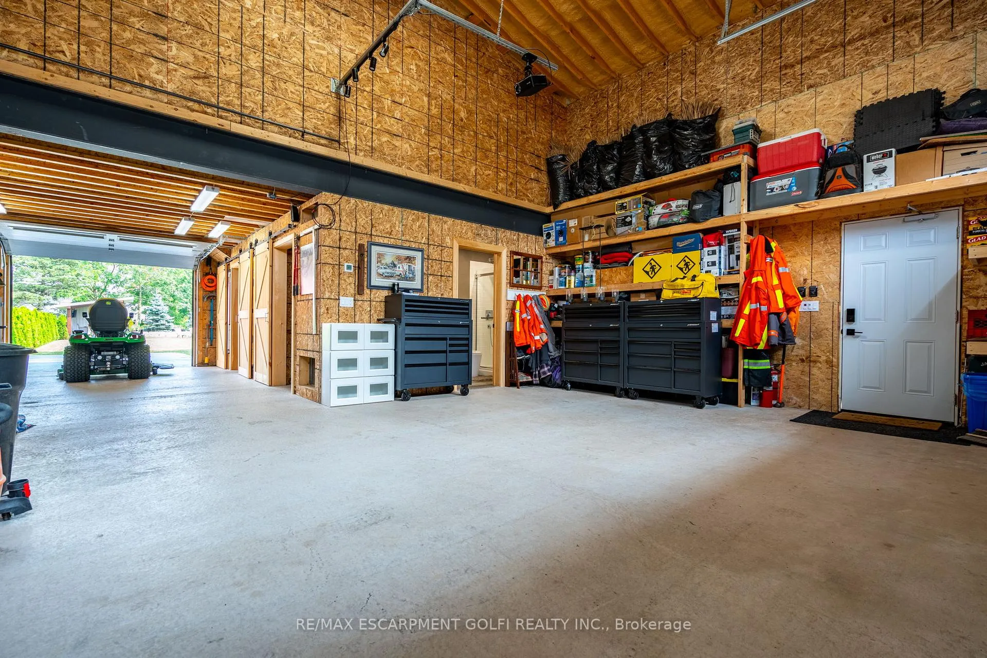 Photo 41 of 4279 East Avenue, Lincoln, Beamsville — HOMEH