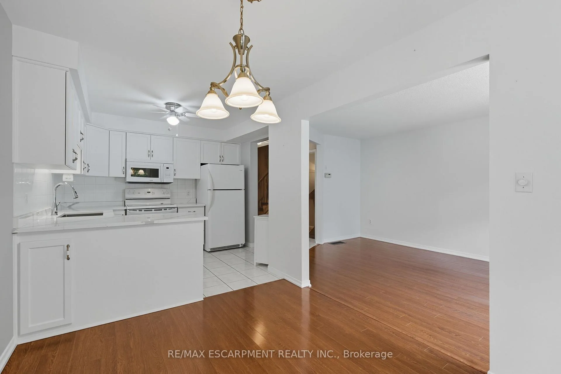 Photo 9 of 57 Pinewoods Drive, Hamilton, Stoney Creek Mountain — HOMEH