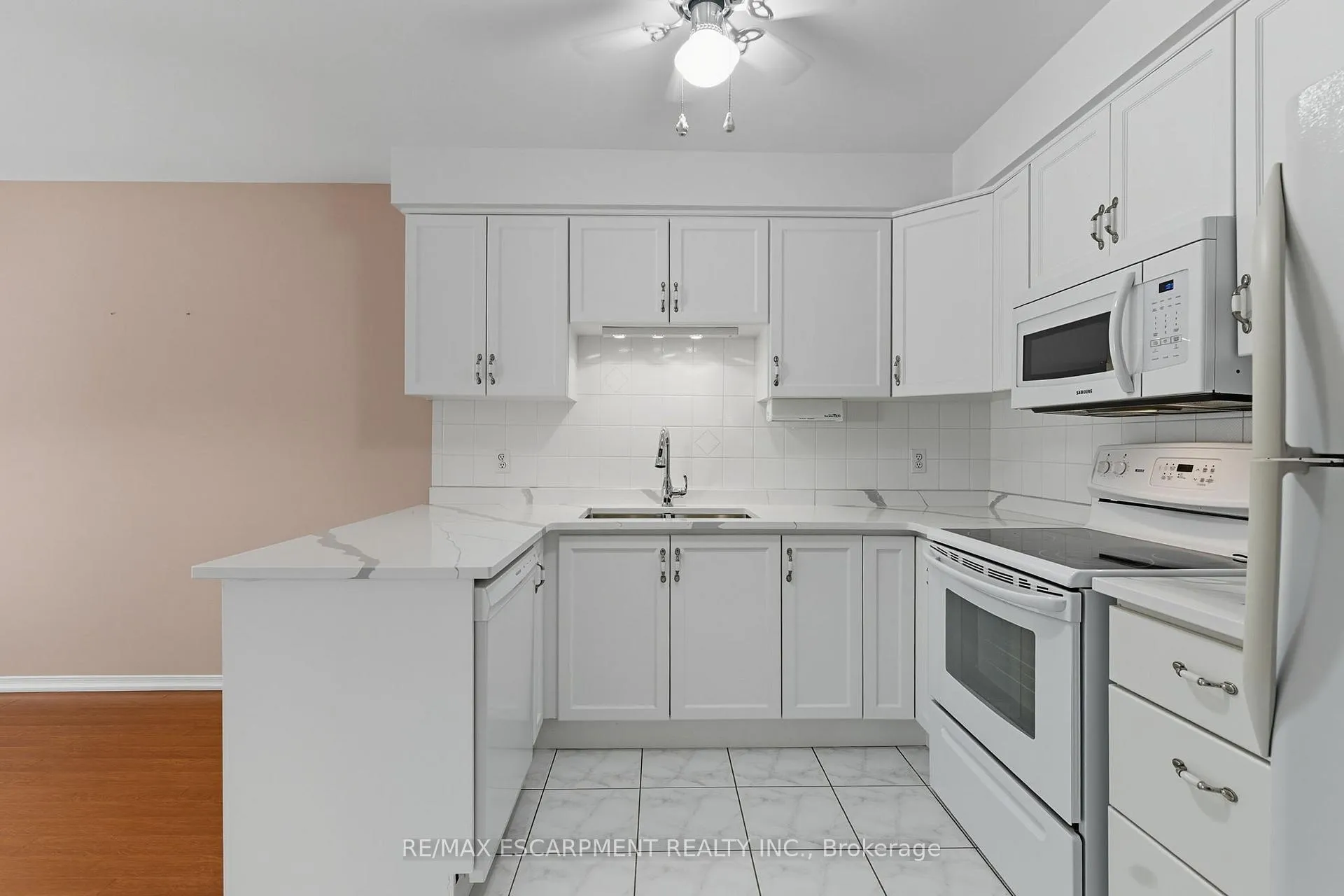 Photo 12 of 57 Pinewoods Drive, Hamilton, Stoney Creek Mountain — HOMEH