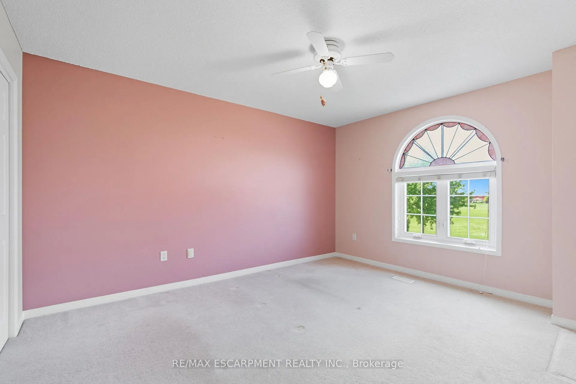 Photo 19 of 57 Pinewoods Drive, Hamilton, Stoney Creek Mountain — HOMEH