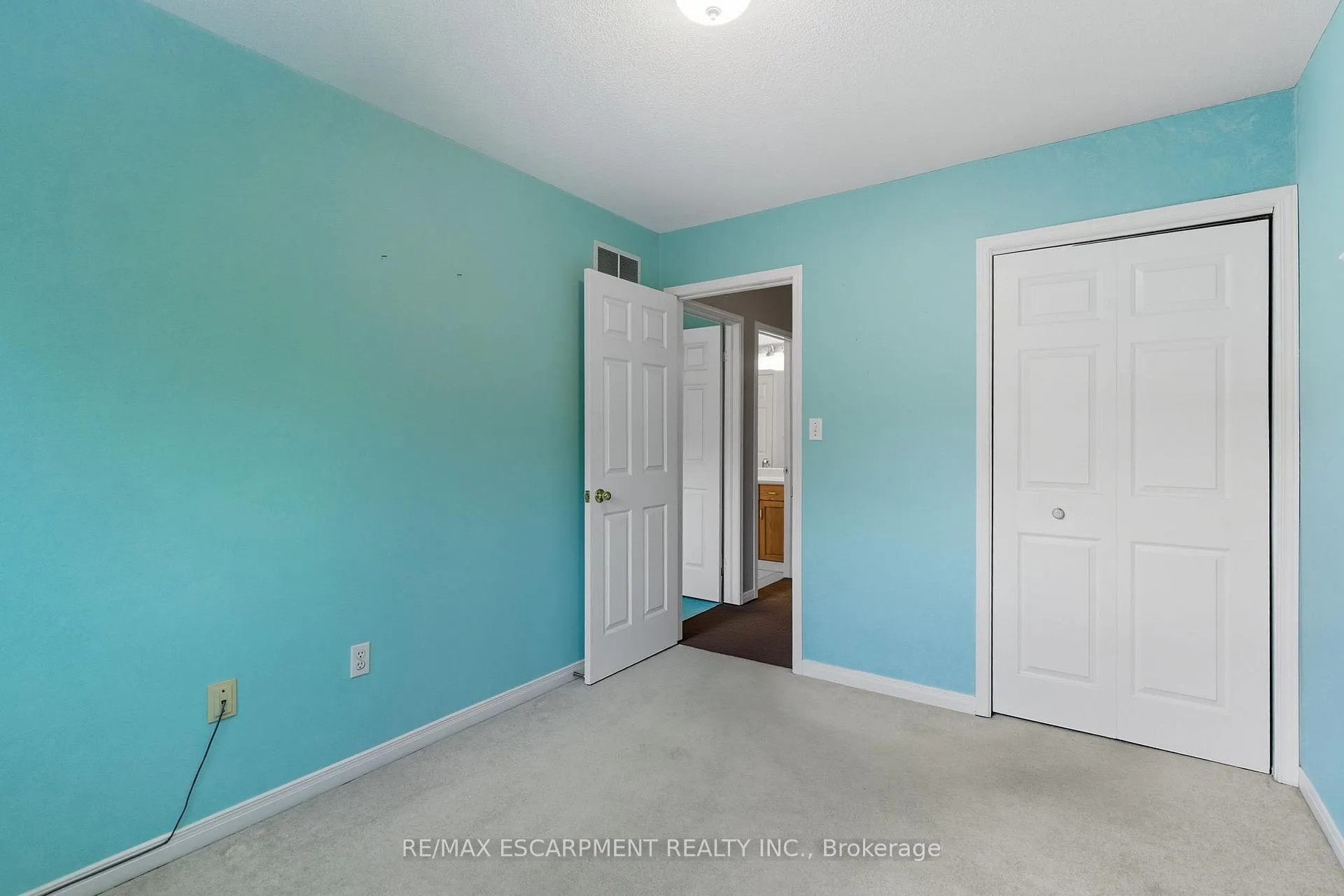 Photo 26 of 57 Pinewoods Drive, Hamilton, Stoney Creek Mountain — HOMEH
