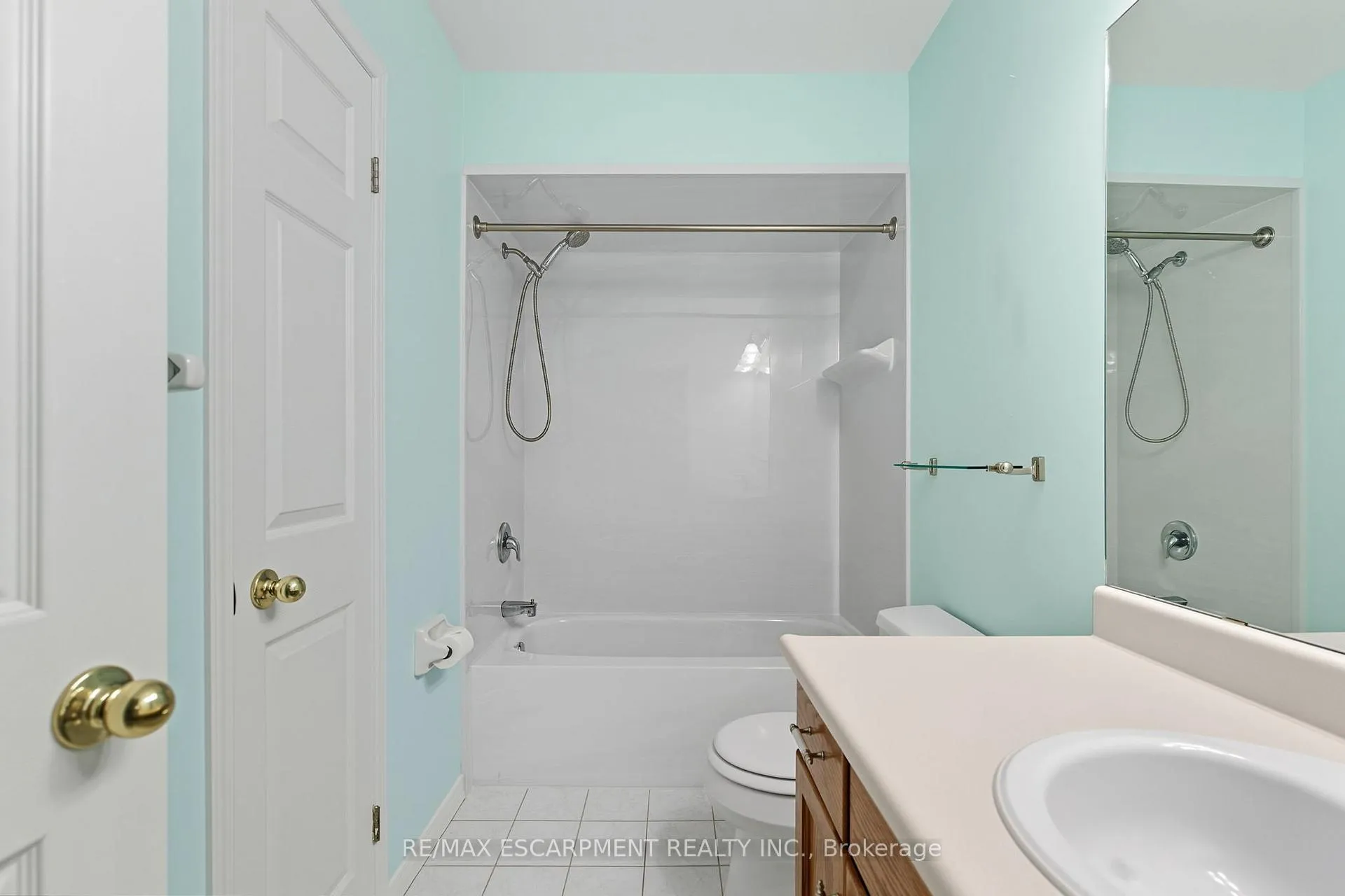 Photo 27 of 57 Pinewoods Drive, Hamilton, Stoney Creek Mountain — HOMEH