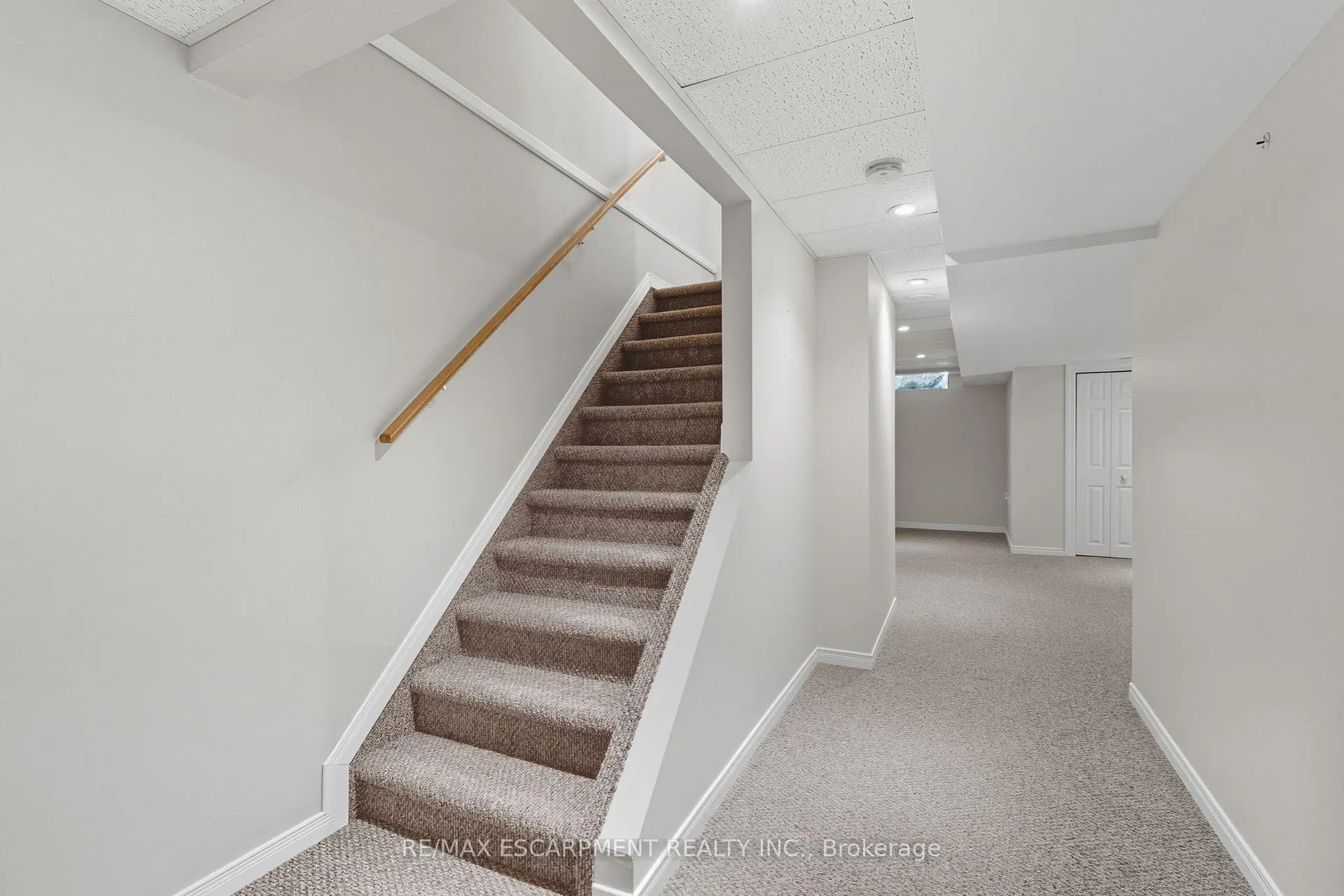 Photo 28 of 57 Pinewoods Drive, Hamilton, Stoney Creek Mountain — HOMEH