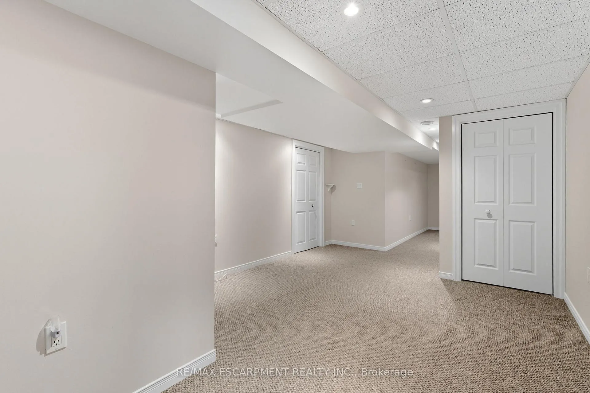 Photo 32 of 57 Pinewoods Drive, Hamilton, Stoney Creek Mountain — HOMEH