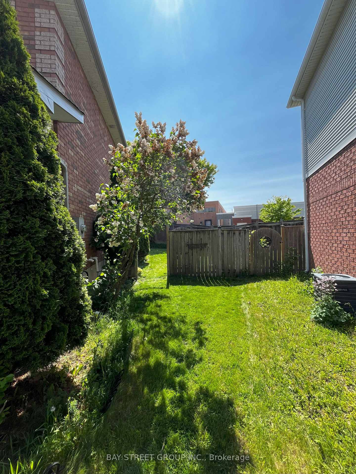 Photo 19 of 18 Wrendale Crescent, Georgina, Keswick South — HOMEH