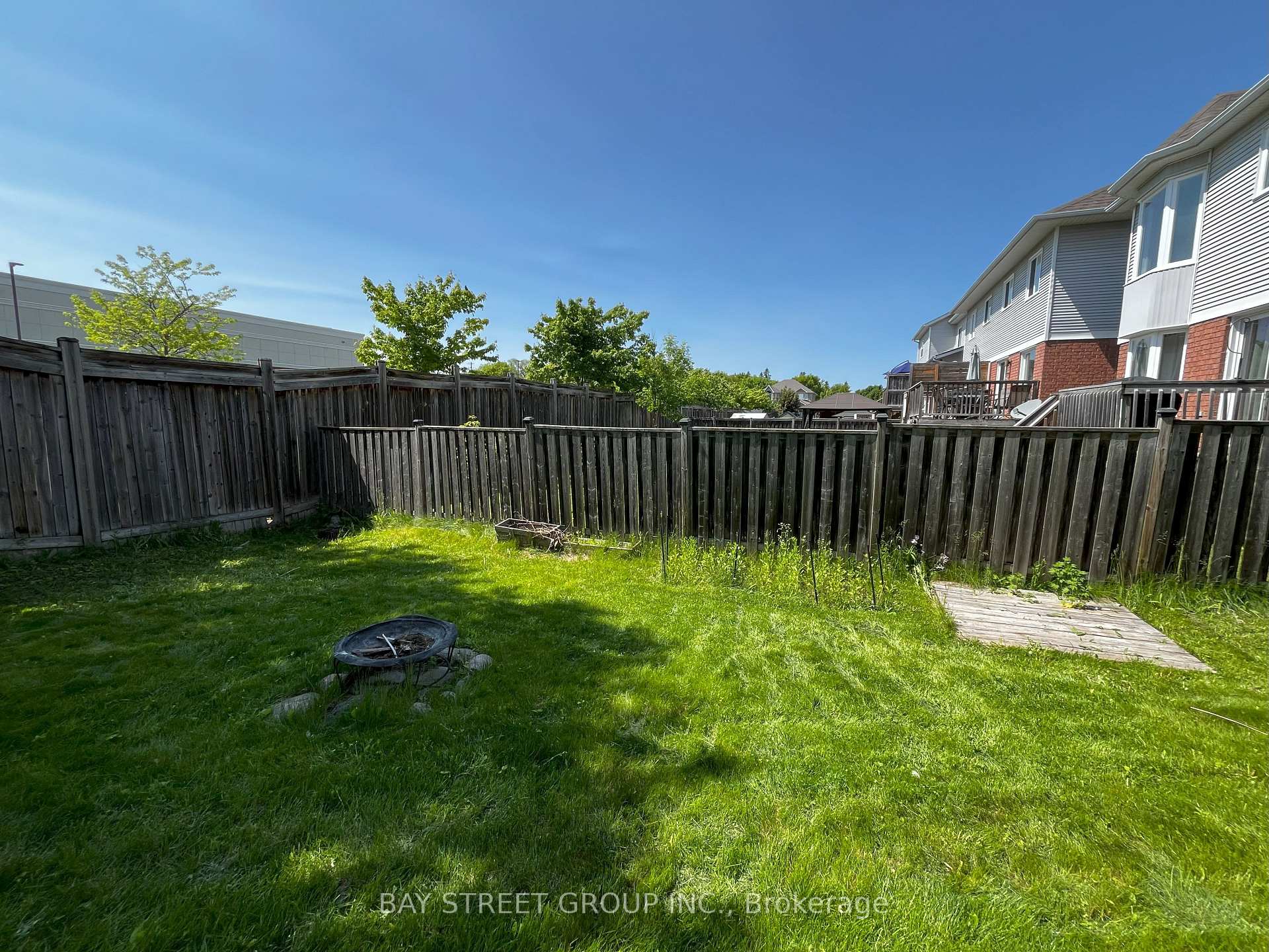 Photo 20 of 18 Wrendale Crescent, Georgina, Keswick South — HOMEH