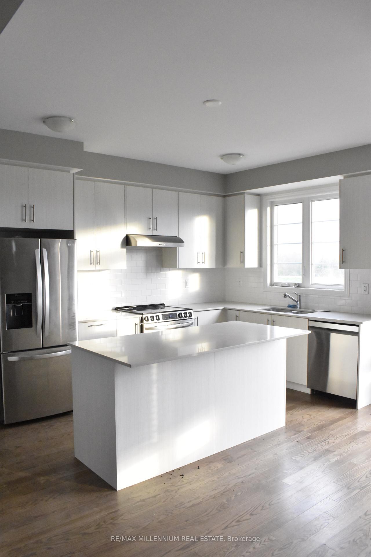 Photo 2 of 262 Madelaine Drive, Barrie, Painswick South — HOMEH