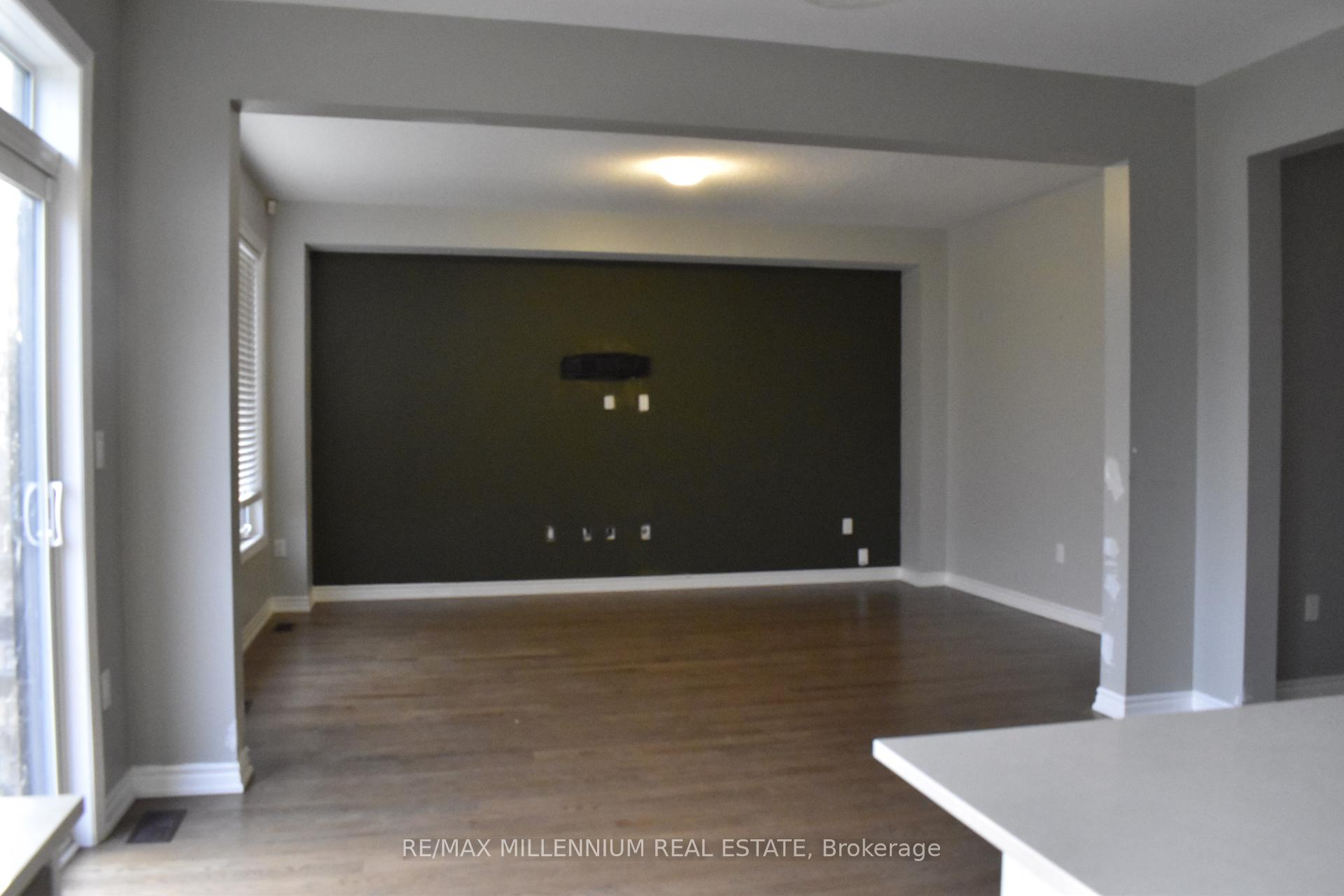 Photo 3 of 262 Madelaine Drive, Barrie, Painswick South — HOMEH