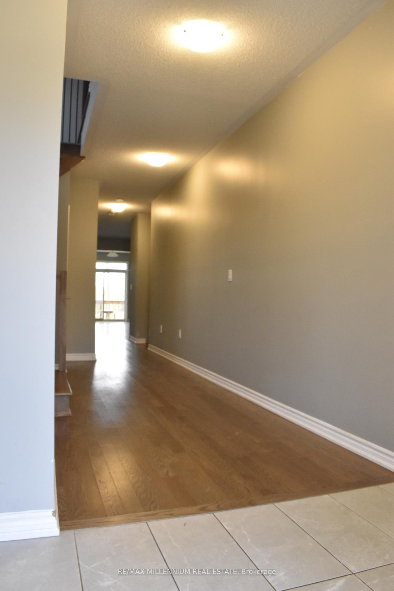 Photo 5 of 262 Madelaine Drive, Barrie, Painswick South — HOMEH