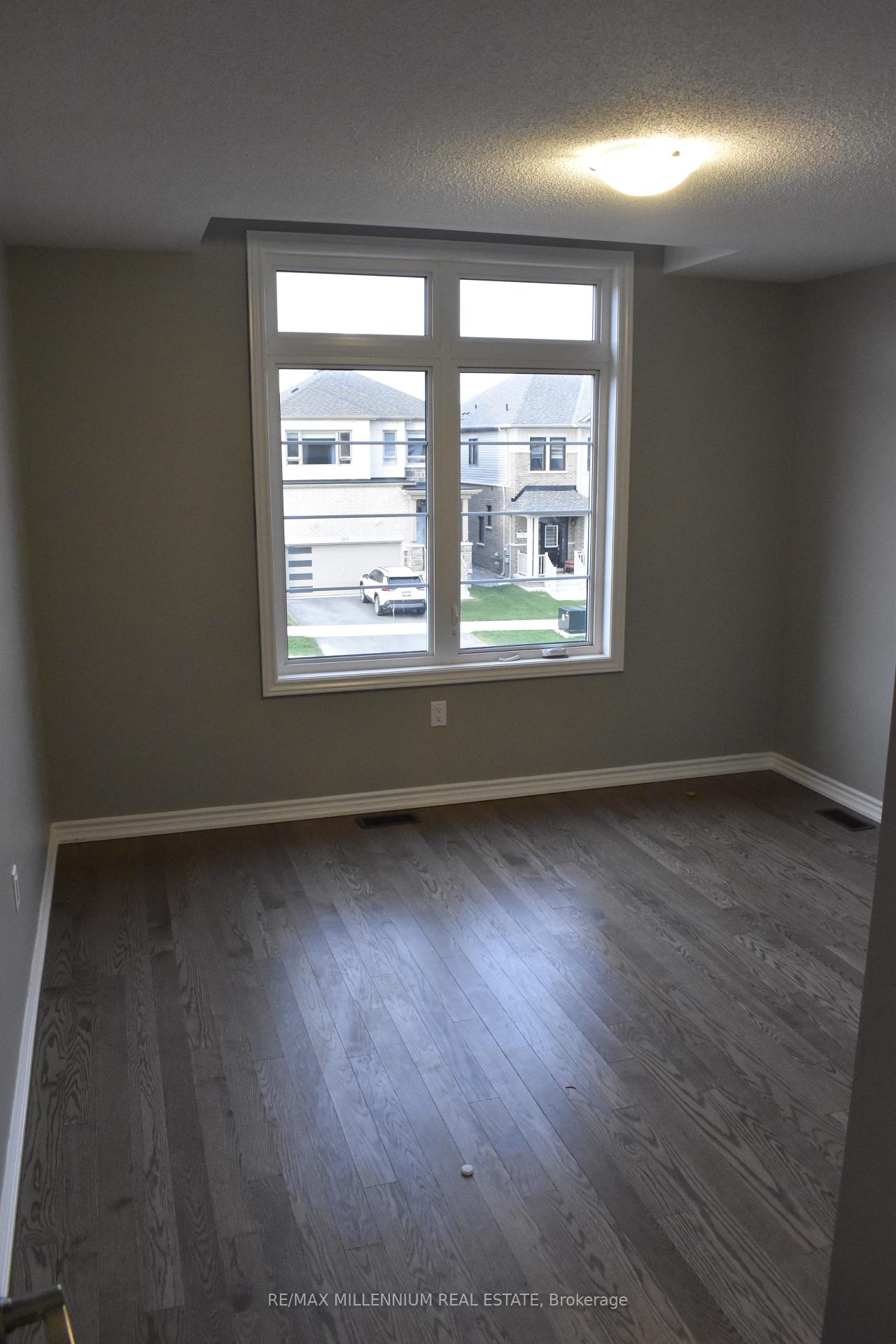 Photo 9 of 262 Madelaine Drive, Barrie, Painswick South — HOMEH