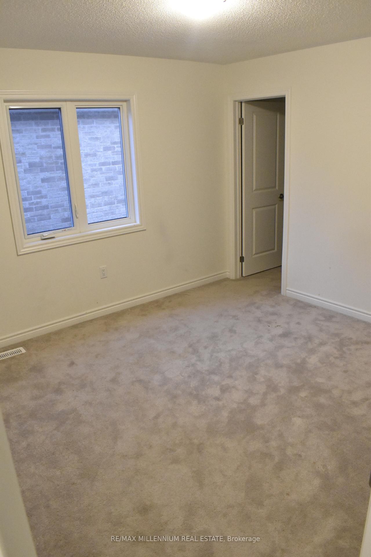 Photo 13 of 262 Madelaine Drive, Barrie, Painswick South — HOMEH