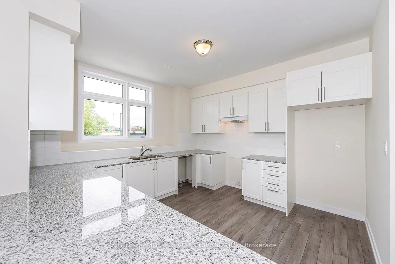 Photo 6 of 49 Kintall Way, Vaughan, Steeles West Industrial — HOMEH