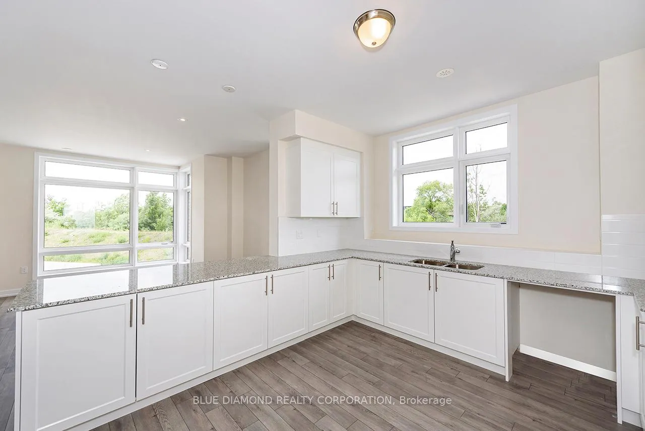Photo 7 of 49 Kintall Way, Vaughan, Steeles West Industrial — HOMEH