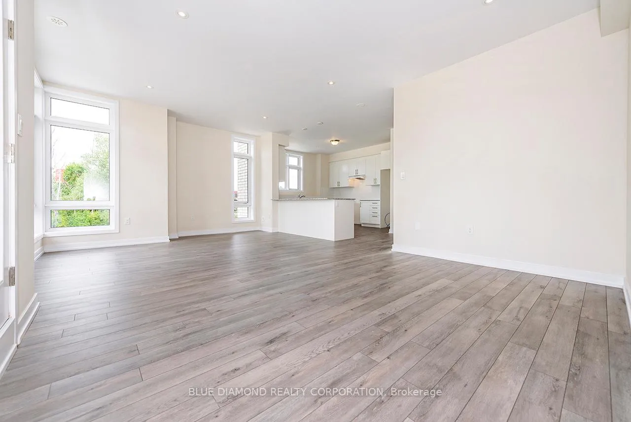 Photo 9 of 49 Kintall Way, Vaughan, Steeles West Industrial — HOMEH